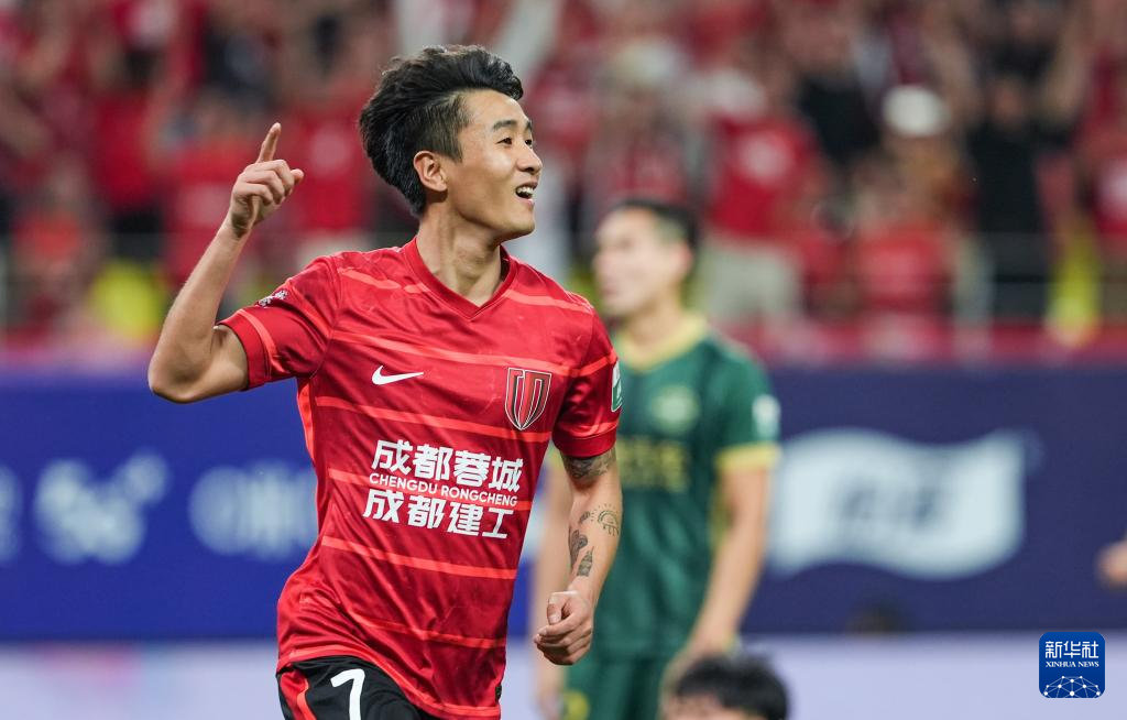 今晨德甲传出新动向，成都蓉城远射贴柱，管理层表态：媒体盛赞，控场能力受关注的简单介绍